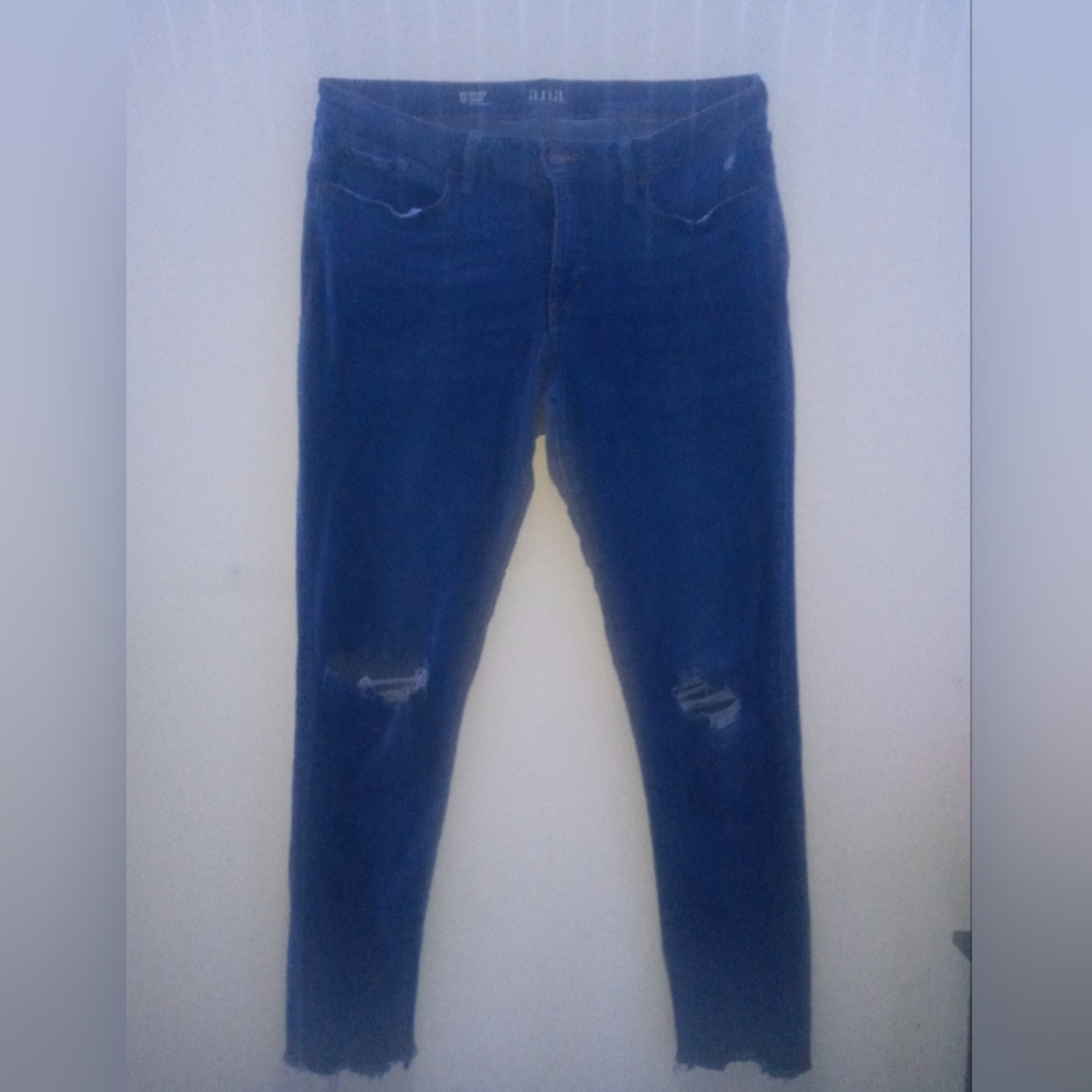 Mid-Rise Skinny Ripped Jeans
